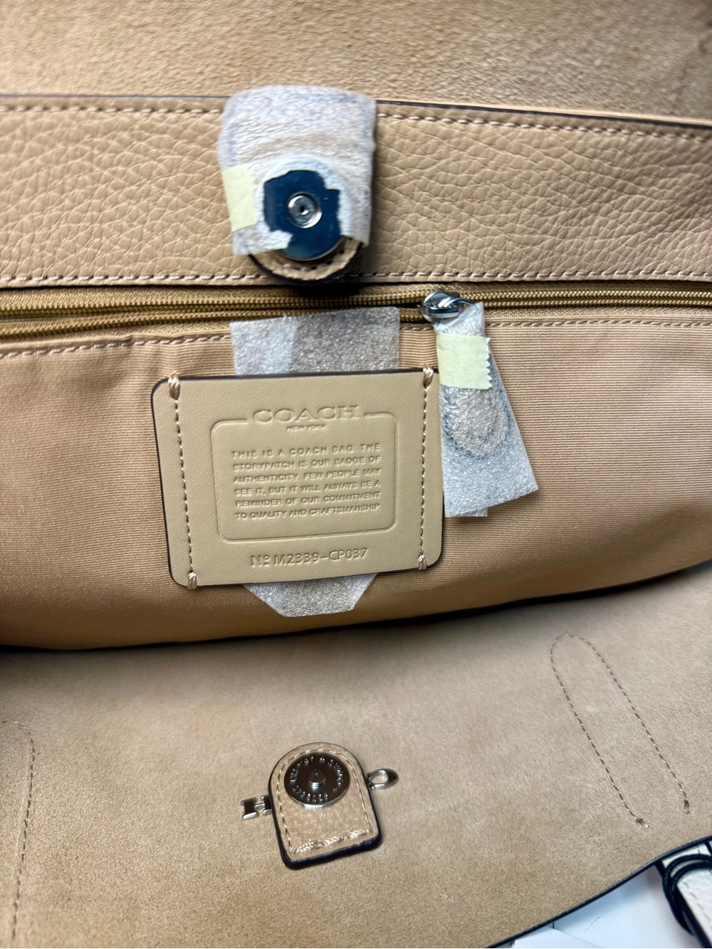 🆕 COACH Cream Pebbled Thea Tot with Double Handles and Tag MSRP:$425 - Picture 16 of 17